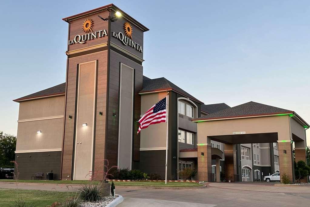 La Quinta By Wyndham Sulphur Springs Exterior photo